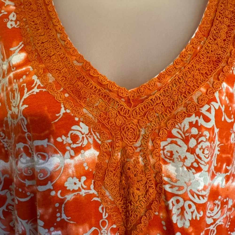 NWT   SPRING CASUAL V-NECKLINE TOP    XLARGE      BIN#S - Picture 2 of 7